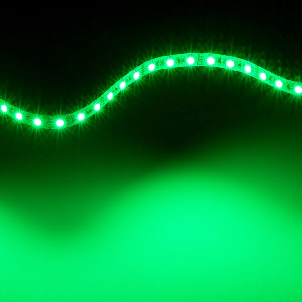 RGB + KW LED Streifen mit 4-in-1 Chips, LED Streifen leuchtet grün und liegt gewellt zur Lichtwelle