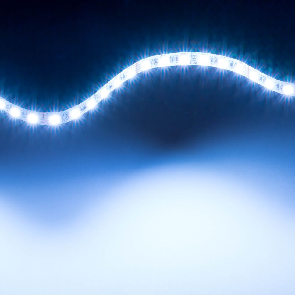 RGBW LED Strip 4in1 Chips f. homogene Ausleuchtung, 78,30 €