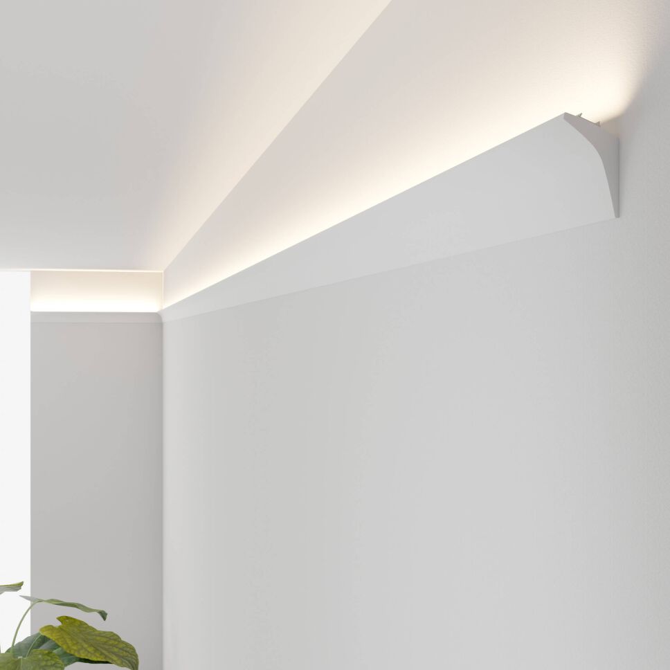Anwendung Lichtvoute aus LV1 und Profilschiene an Wand, ca 40cm unterhalb der Decke, weiß leuchtend