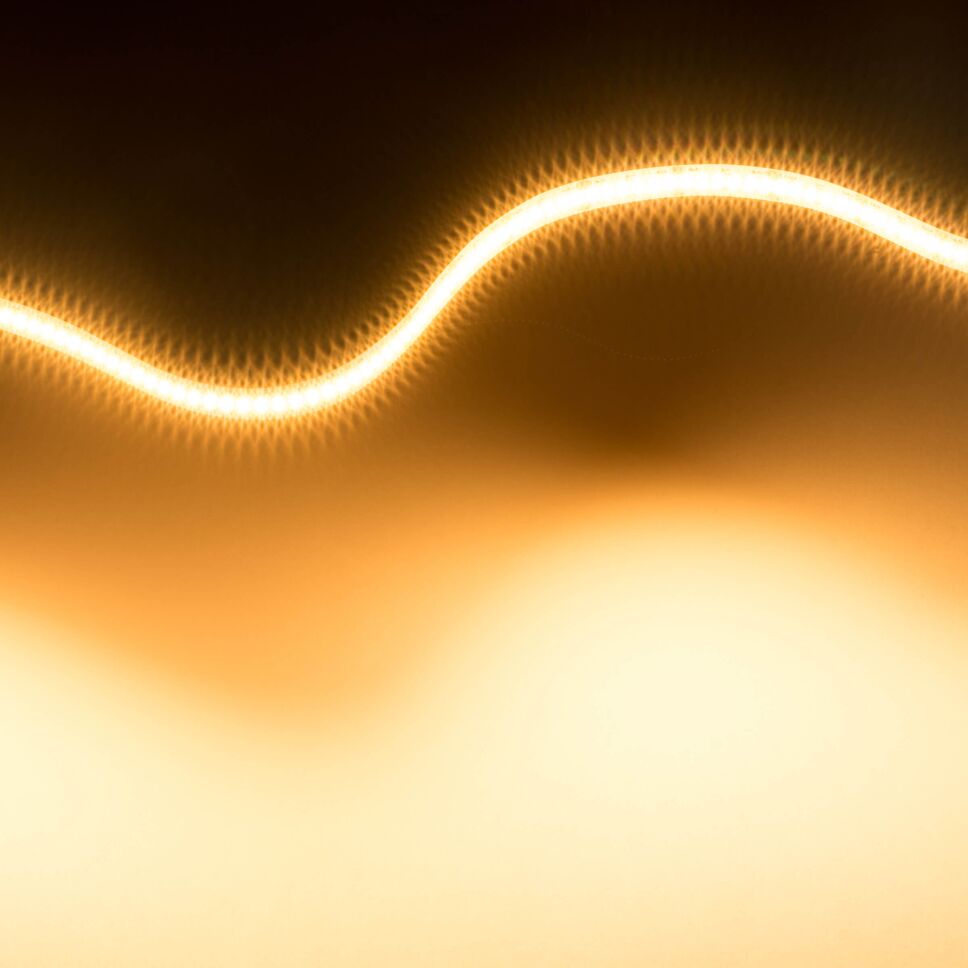 LED Streifen mit gemütlichen 2400K für Wohnraum, 5, 100,90 €