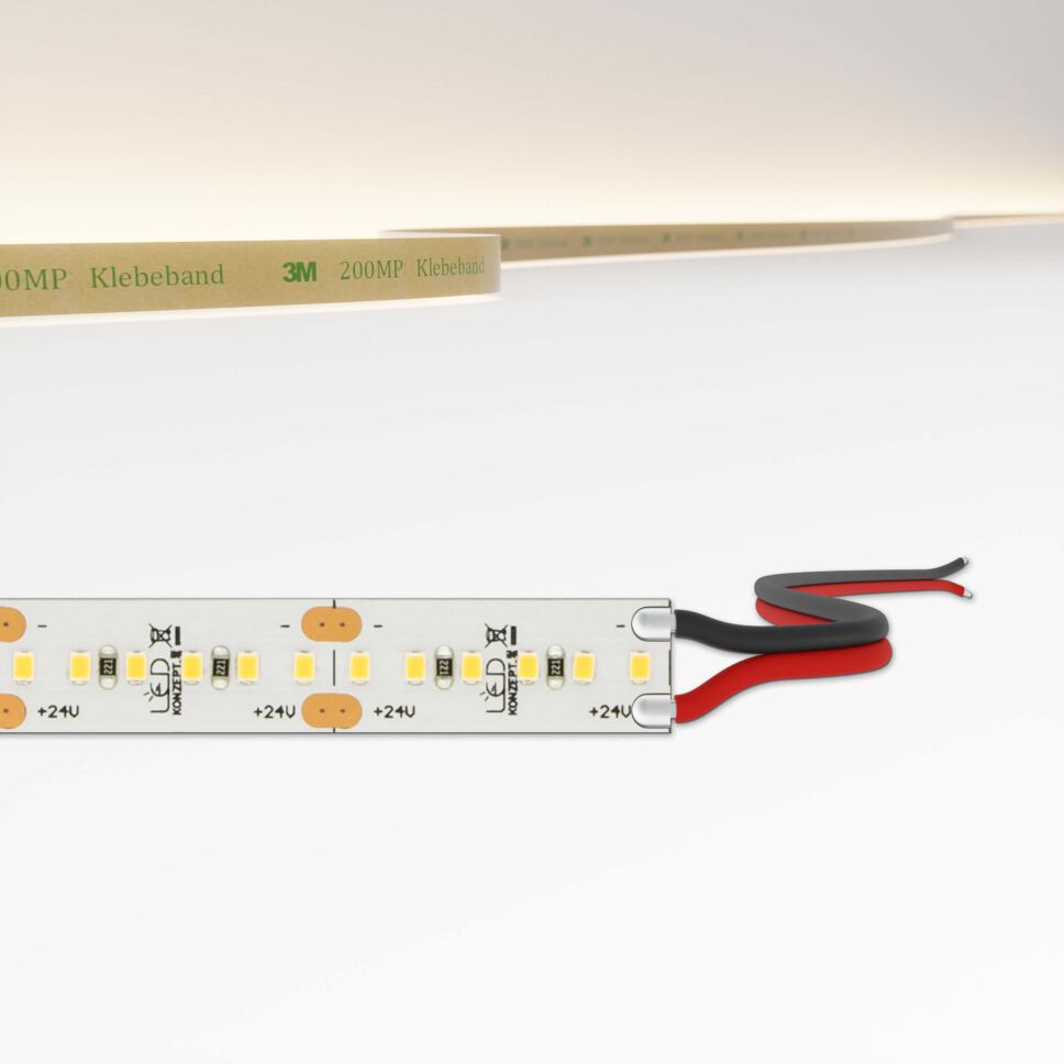 dicht bestückter LED Streifen mit kurzer Modullänge, technische Zeichnung zeigt Anschlussart Litzenanschluss