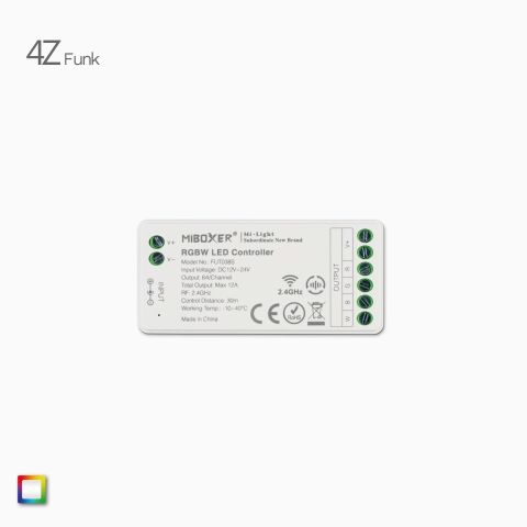 4Z RGBW LED Funk Controller in der Draufsicht, Technische Daten sind auf das Gehäuse gedruckt