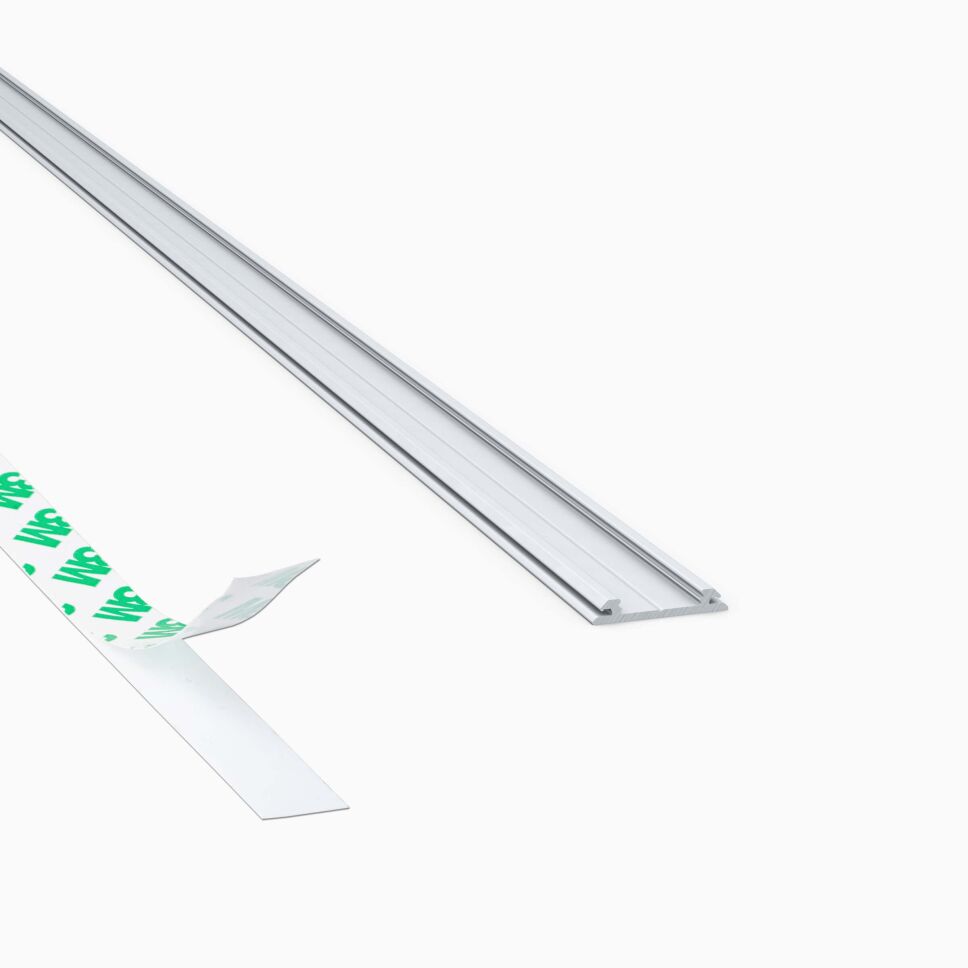 biegsames LED Alu Profil FLEX ohne Abdeckung mit 3M Klebeband, Produktbild auf grauen Hintergrund