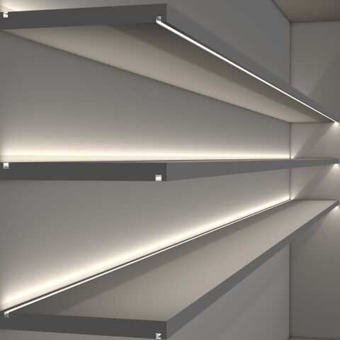 Anwendung vom Profil S10, zweiseitige eingelassene Regalbeleuchtung mit Up und Down Lights, weiß leuchtend