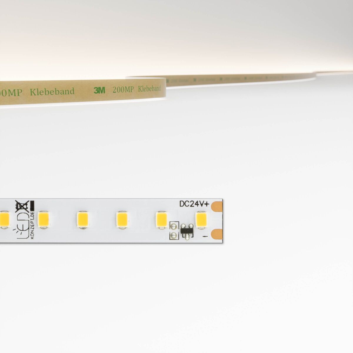 Tageslicht weiß leuchtender LED Streifen, 24V mit , 59,85 €