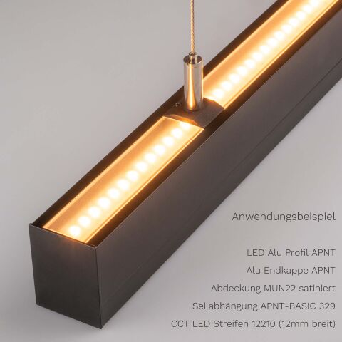 Anwendungsbeispiel LED Alu Profil APNT mit Seilabhängung APNT-BASIC, satinierter Abdeckung SAT22 und LED Streifen 12210, eingeschaltet