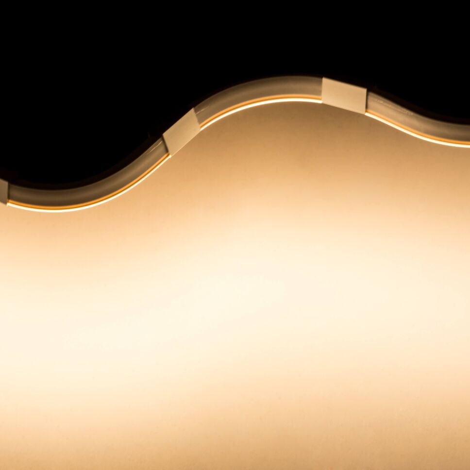 Technische Abbildung vom NEON LED Streifen warmweiß IP67, Rückseite, Seitenansicht und Querschnitt mit Bemaßung