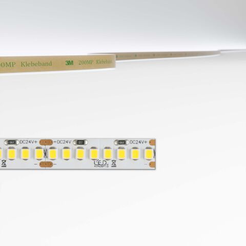High Power LED Streifen mit 21W pro Meter und Lichtfarbe von 5100K (kaltweiß), oben im Bild ist die Farbtemperatur des LED Streifens gezeigt. Produktbild