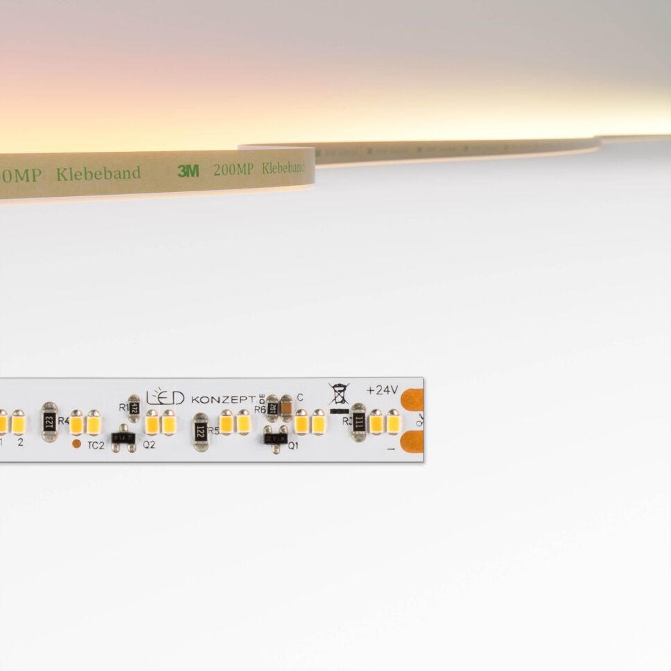 Produktbild LED Streifen mit blanken Lötkontakten, oben im Bild ist eine technische Zeichnung, freigestellt vor grauen Hintergrund