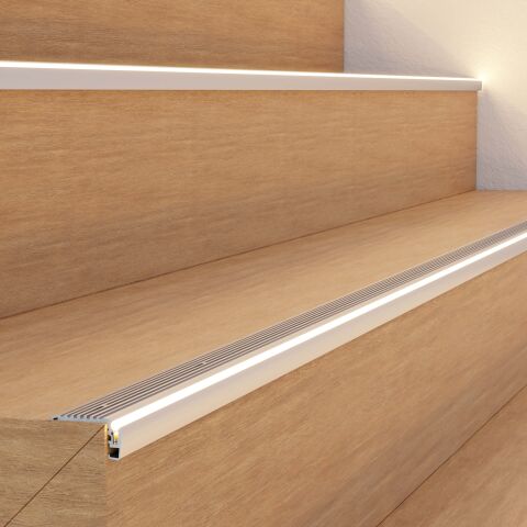 LED Alu Profil STEKO, homogen ausgeleuchtet mit einem COB LED Streifen im Profil