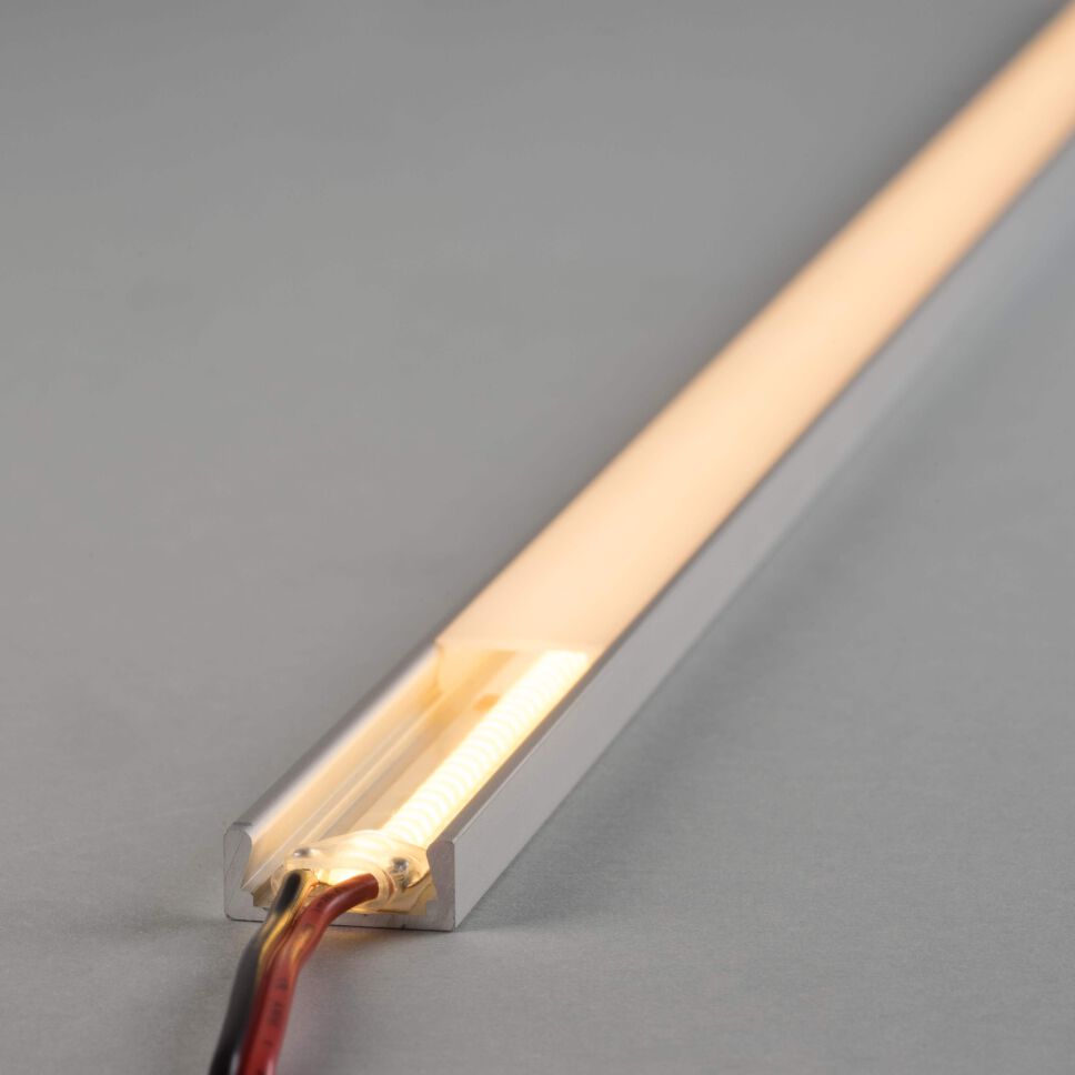 LED Alu Profil SK mit verbautem COB LED Streifen leuchtet sehr homogen ohne jegliche Punktbildung