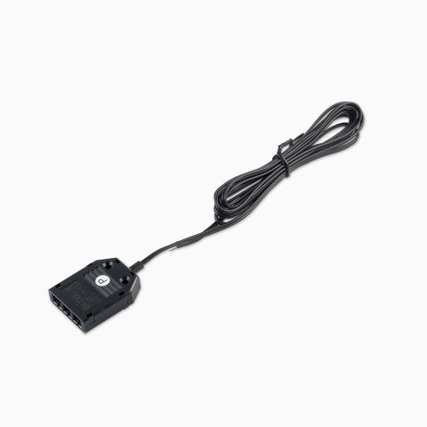 Produktbild vom 3-fach Verteiler mit paralleler Innenverdrahtung (P) in schwarz mit flacher Bauweise und 200cm langer schwarzer Zuleitung