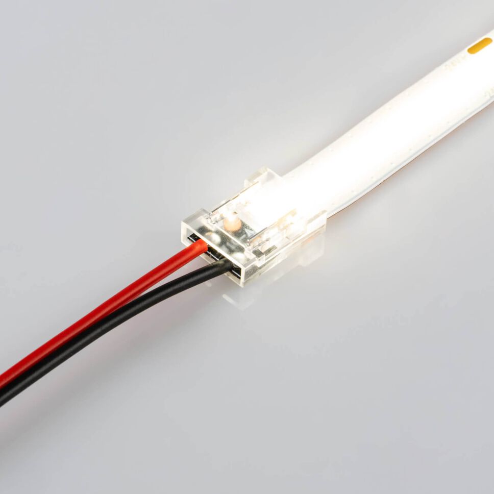 Anwendungsbeispiel vom COB-Kabel-Litze LED Verbinder angeschlossen an einen leuchtenden COB LED Streifen