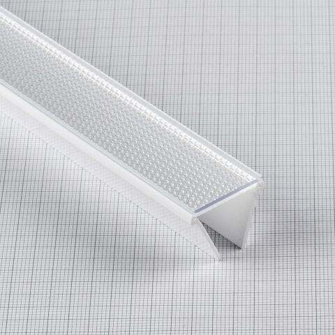 prismatische COEX Abdeckung für LED Alu Profile, Produktbild auf karierter Unterlage