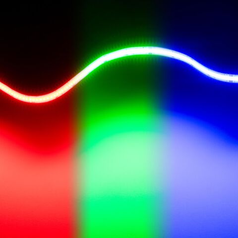 RGB COB LED Streifen leuchtend, Kollage mit den drei Primärfarben der RGB COB LEDs,  rot, grün, blau
