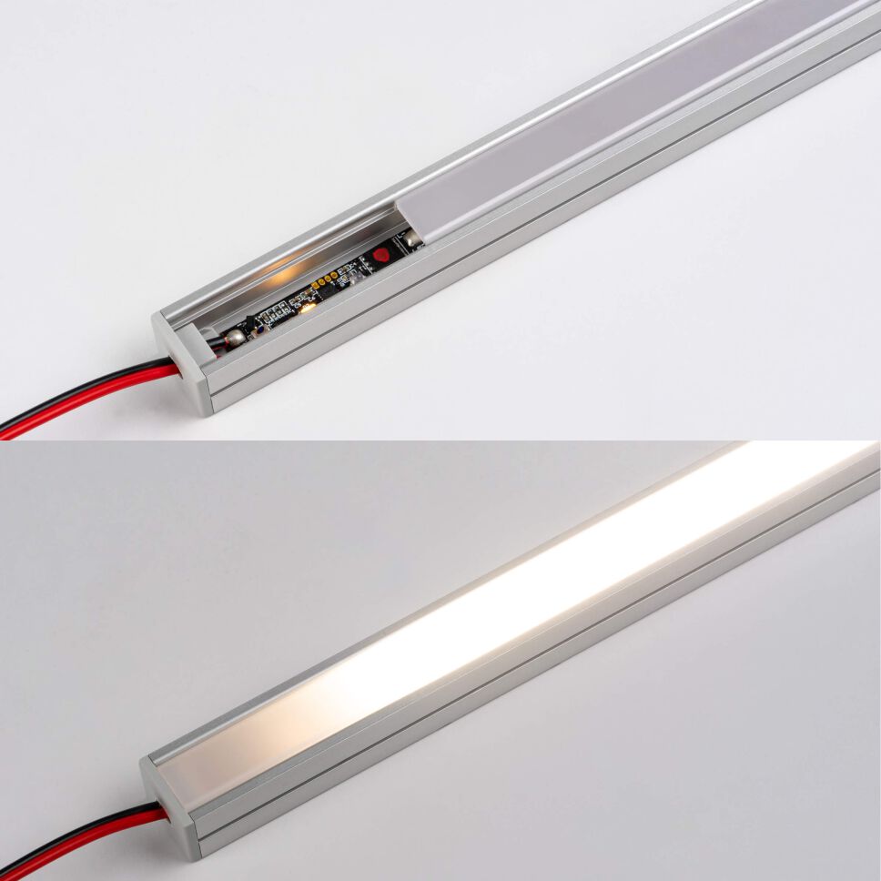 LED Profil Sensor Dimmer mit LED Streifen, verbaut im LED Alu Profil SKTP, Vergleich vom ausgeschalteten und eingeschalteten Zustand
