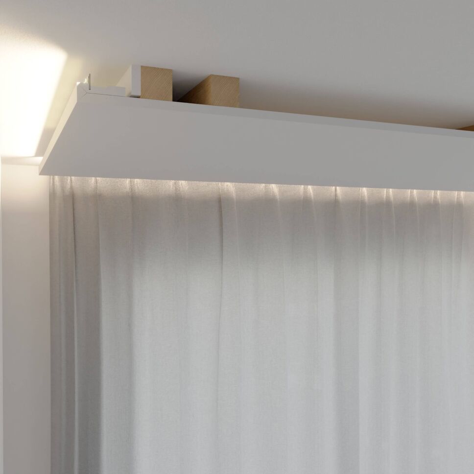 Nach außen leuchtende Lichtvoute mit warmweißen Licht