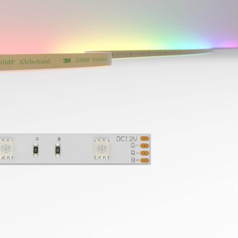 RGB LED Streifen mit 10mm Breite und 5050 RGB SMD LEDs. Die einzustellenden Primärfarben werden oben im Bild dargestellt