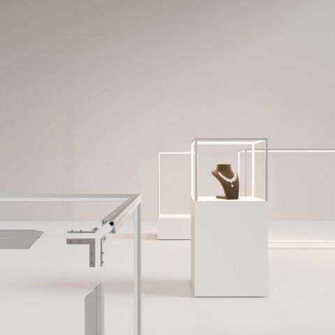 Anwendungsbeispiel vom LED Alu Profil EKP für Vitrinenbeleuchtungen