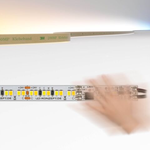 CCT LED Streifen mit mit warm- und kaltweißen LEDs, angeschlossenem an einen CCT Profil-Dimmer zur Steuerung von Helligkeit, Schaltzustand und Lichtfarbe.