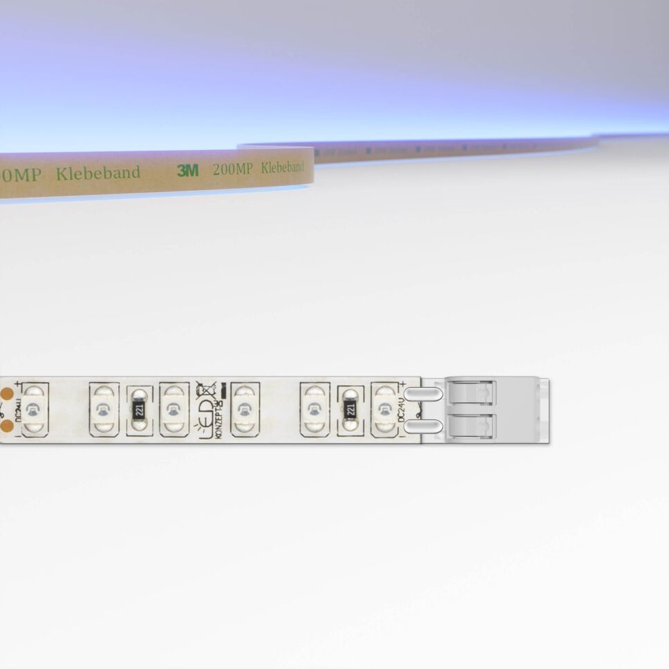 schmaler 8mm breiter, dicht bestückter LED Streifen mit 5cm Modullänge, technische Zeichnung zeigt Klemmsystem als Anschlussvariante
