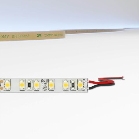 LED Streifen 24V mit 120 LEDs pro Meter und 5cm Modullänge, technische Zeichnung zeigt Anschlussart Litze