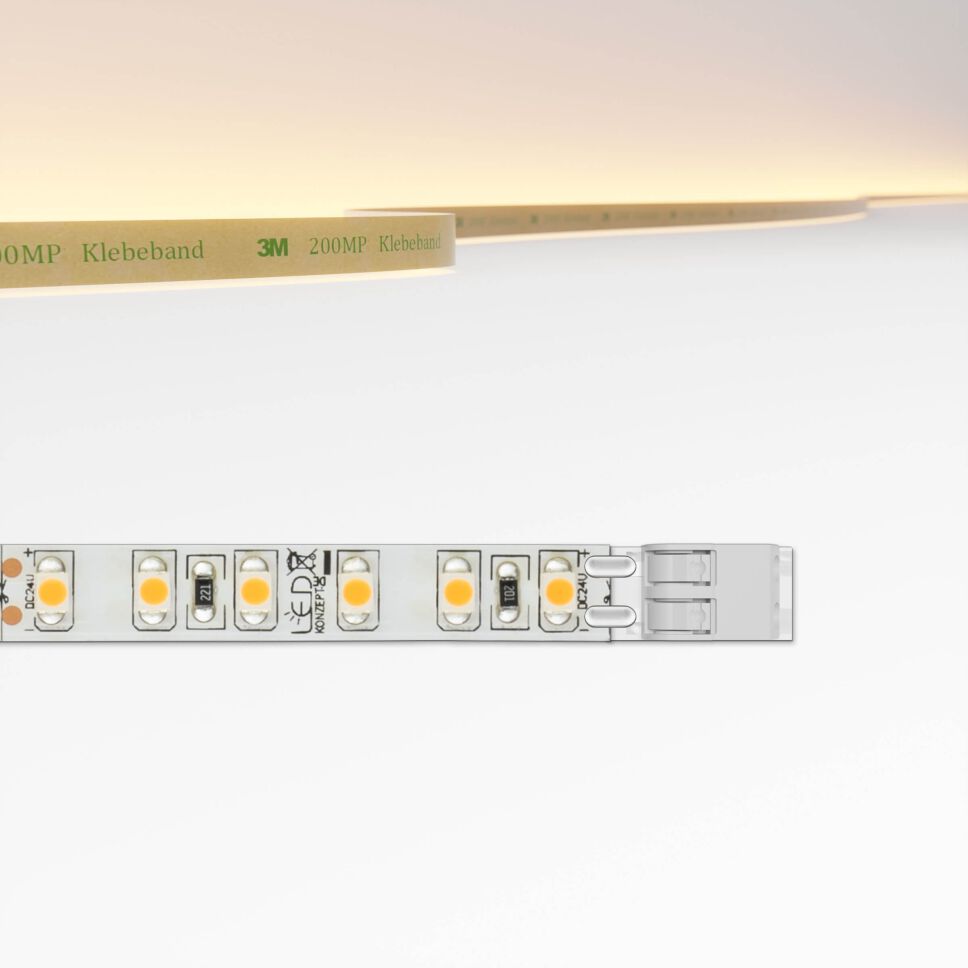 Draufsicht auf schmalen LED Streifen mit 8mm Breite und 120 LEDs pro Meter, technische Zeichnung zeigt das Klemmsystem