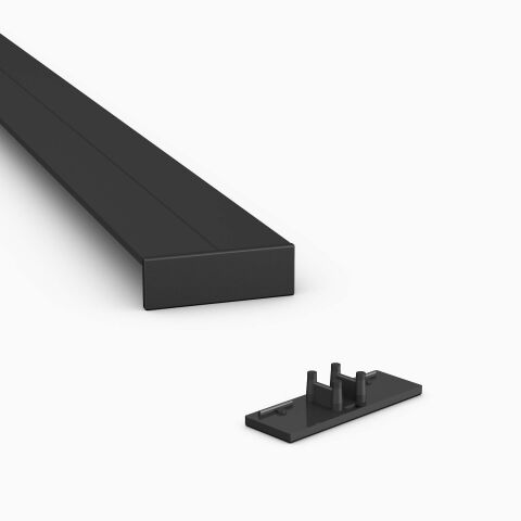 Endkappe für LED Alu Profil T in schwarz, Produktbild und Anwendungsbeispiel am Profil