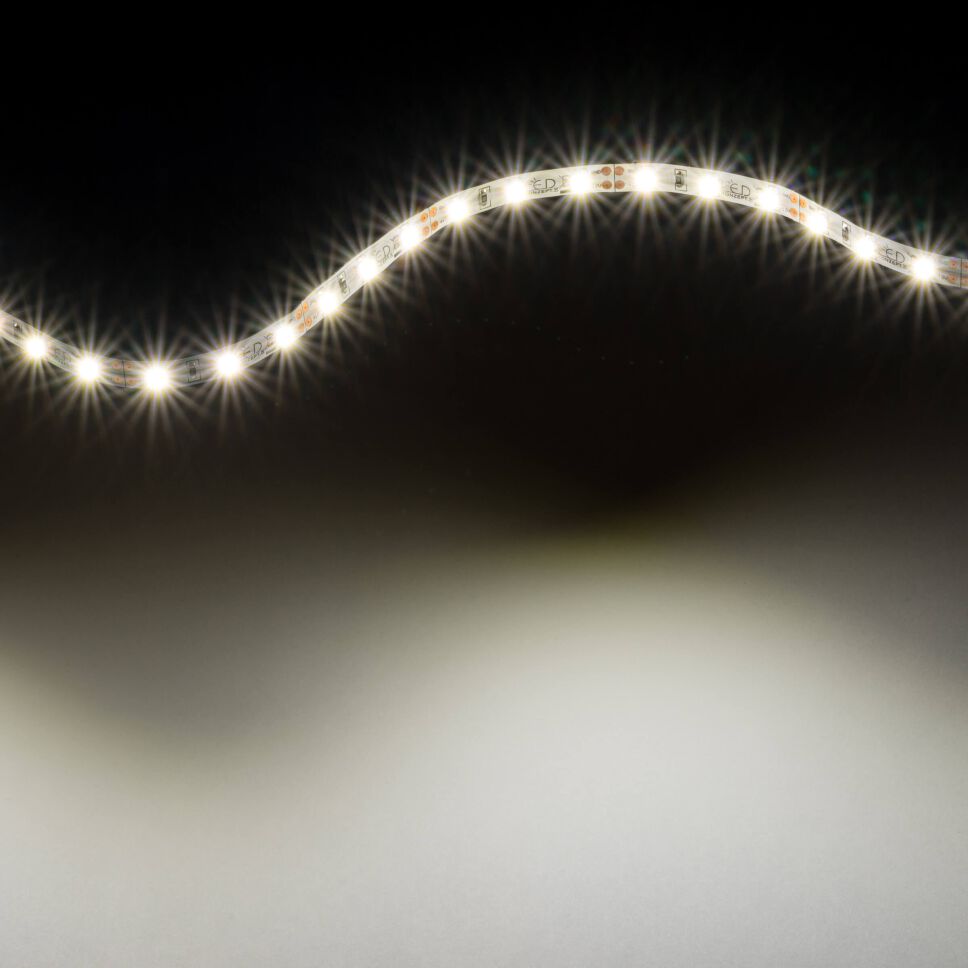 Techniche Abbildung vom neutralweißen 12V LED Streifen mit Profil-Dimmer. Bild ist bemaßt